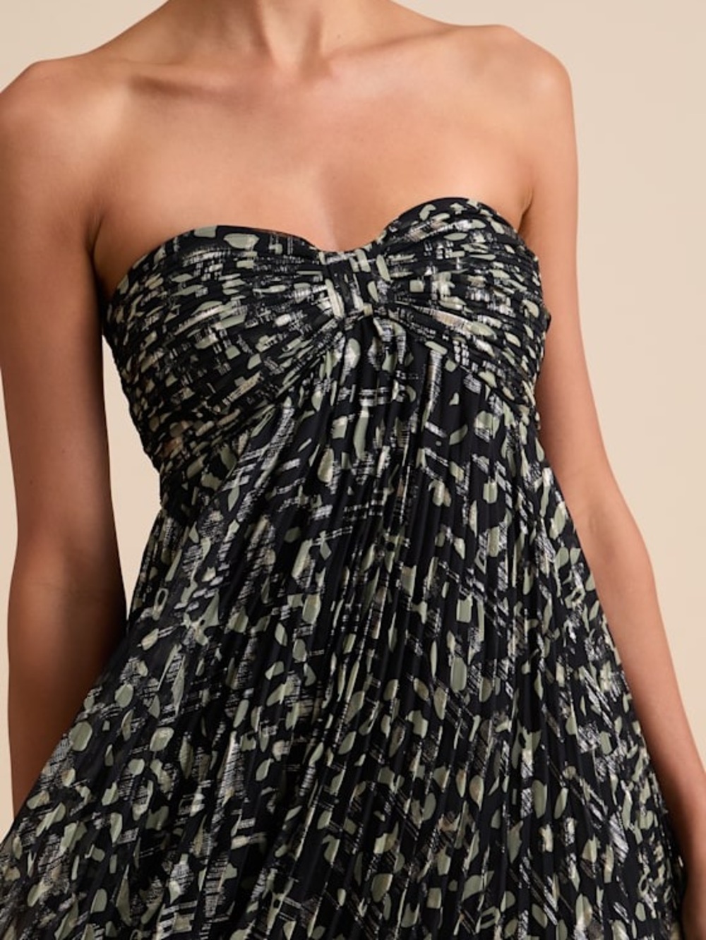 LULU’S Lynwen Black Abstract Pleated Strapless Maxi Dress - Picture 5 of 6